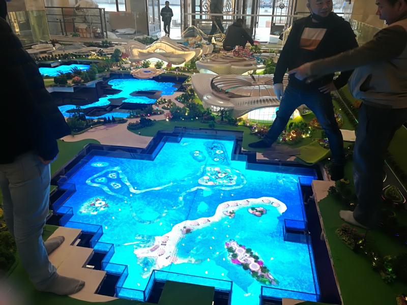 商業(yè)LED<a href=http://m.jzrl365.com/dizhuan/ target=_blank class=infotextkey>地磚屏</a>